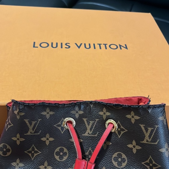 Louis Vuitton Bag - Picture 4 of 5